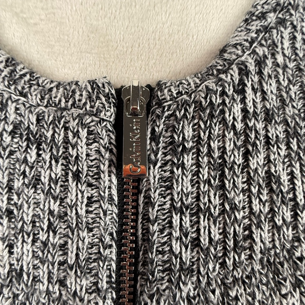 Calvin Klein gray textured zip front long sleeve sweater size large - Picture 8 of 11